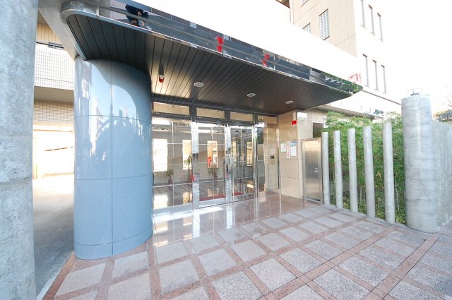 20/27 エントランス