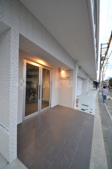 19/25 エントランス