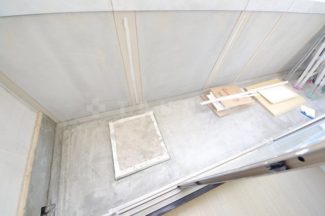 16/27 バルコニー