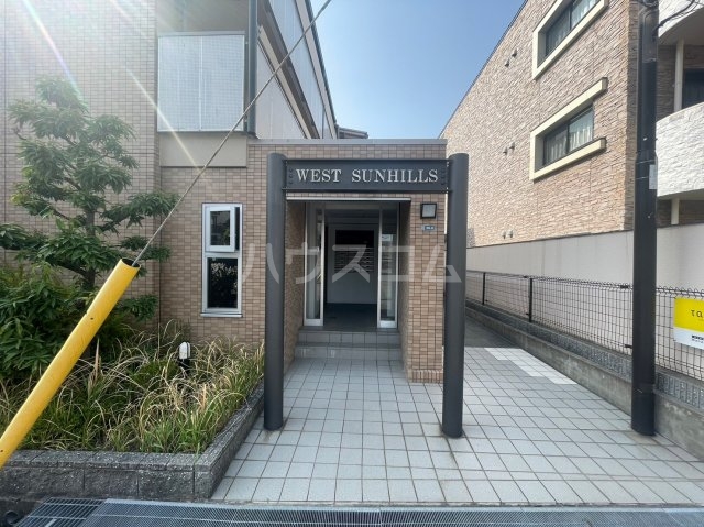 27/30 エントランス