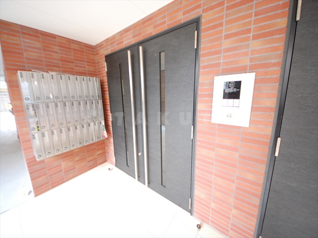 17/25 エントランス