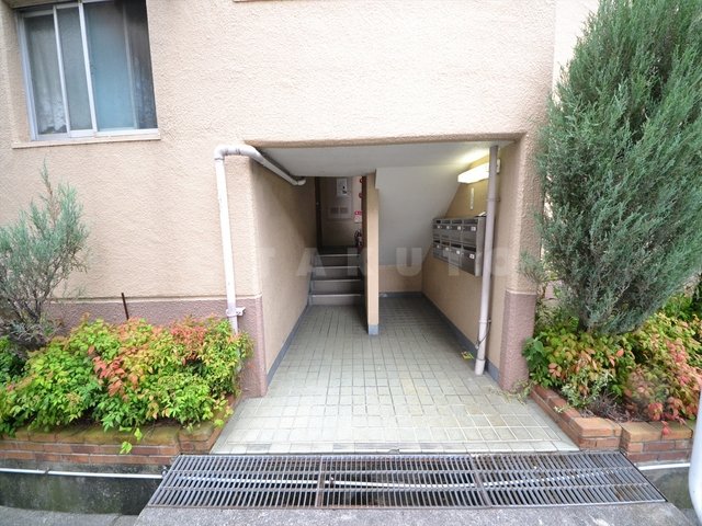 28/30 エントランス