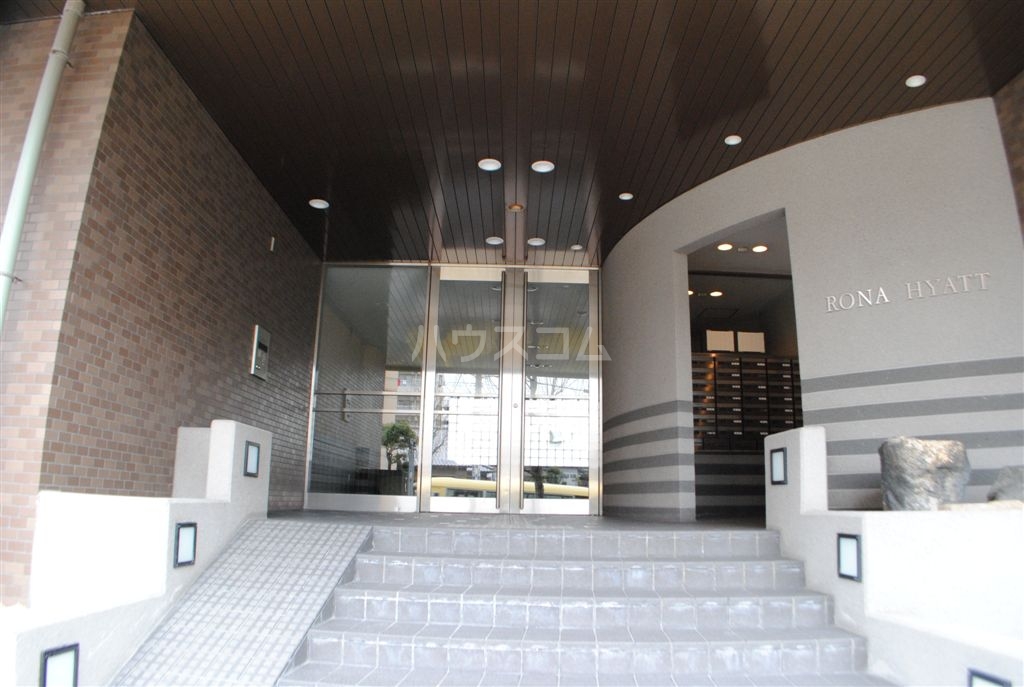 14/22 エントランス