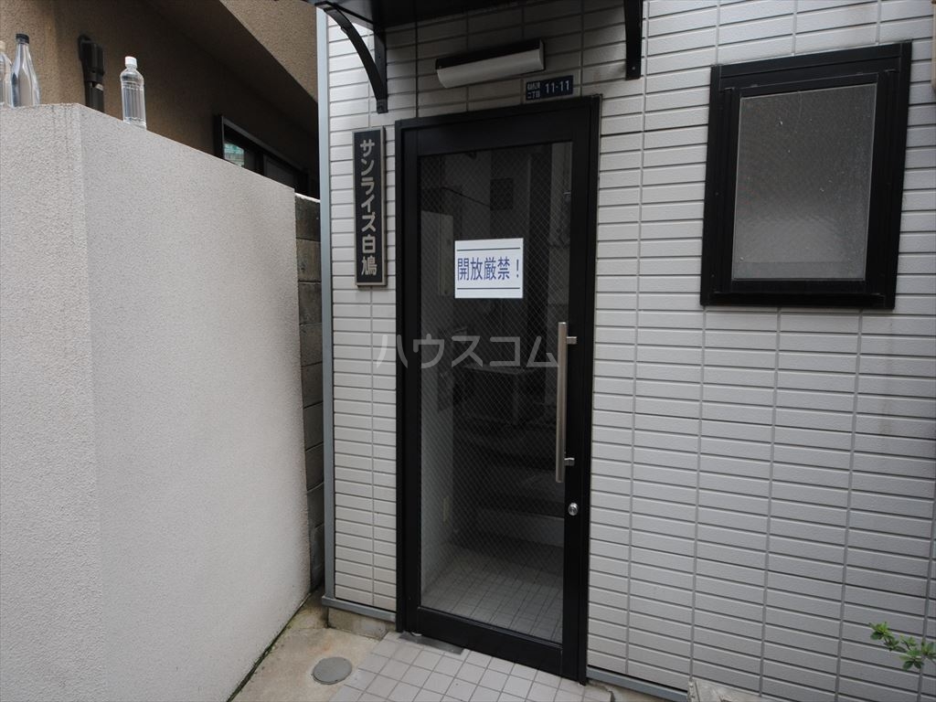 24/30 エントランス