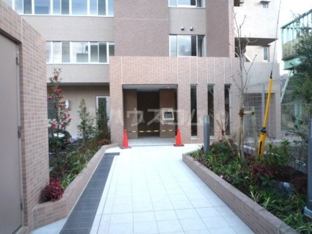 14/23 エントランス