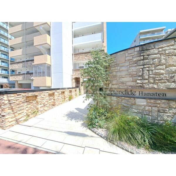 18/24 エントランス