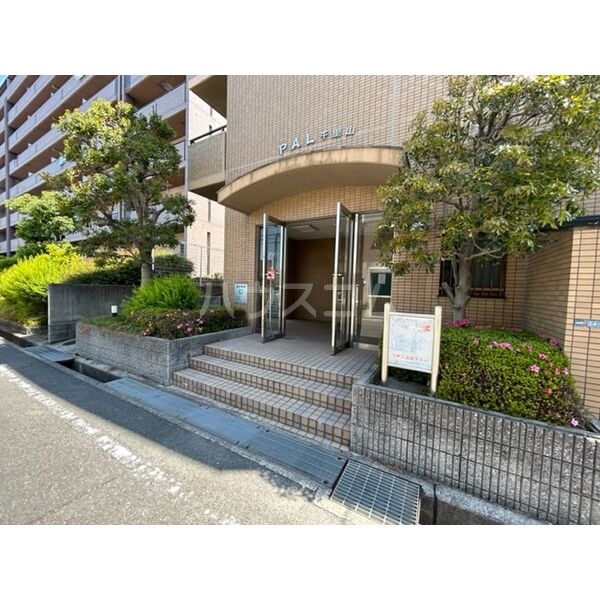 20/30 エントランス