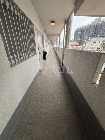 28/30 エントランス