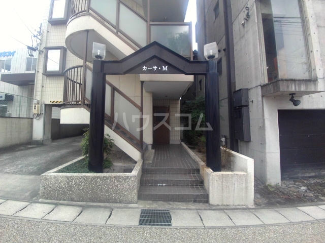 20/29 エントランス