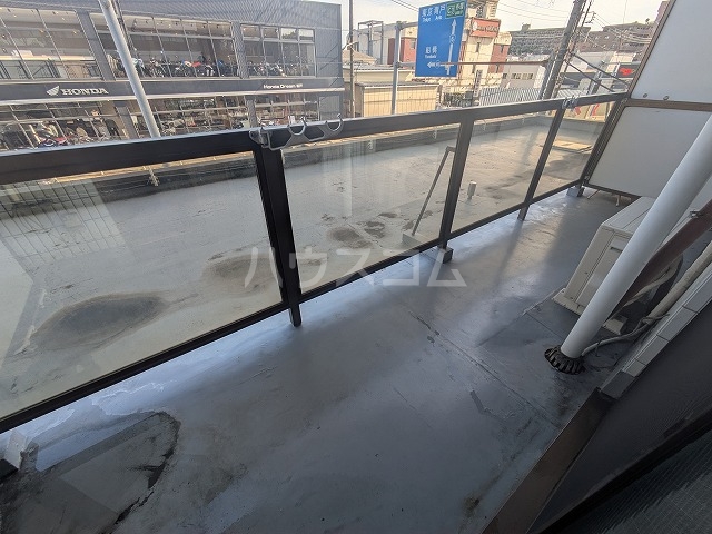 18/27 バルコニー