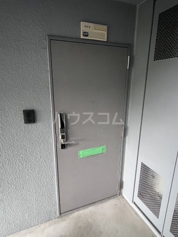 21/30 エントランス