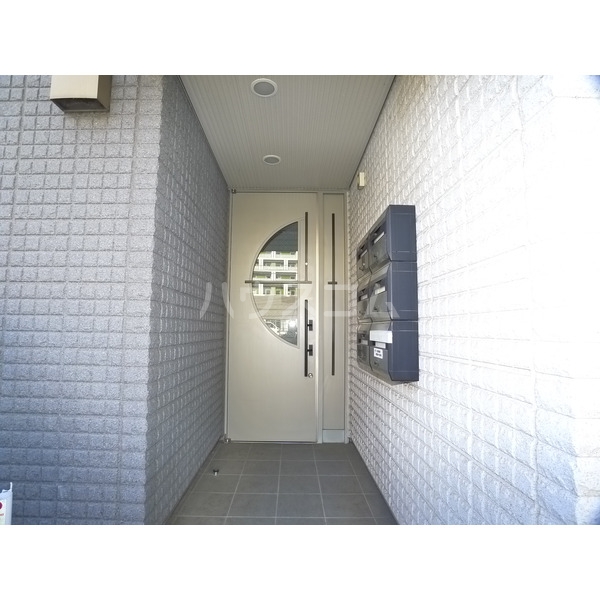 2/3 エントランス