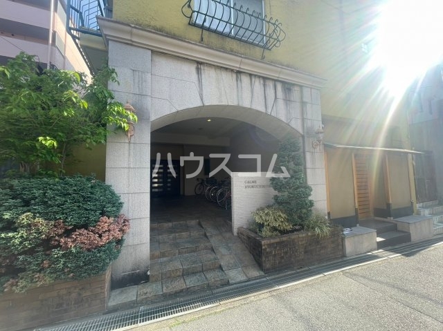 14/23 エントランス