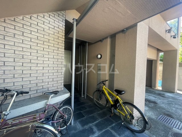 2/3 エントランス