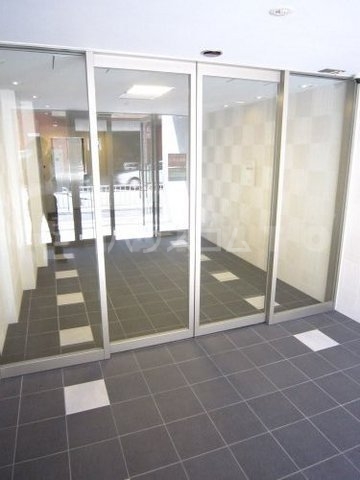 23/30 エントランス