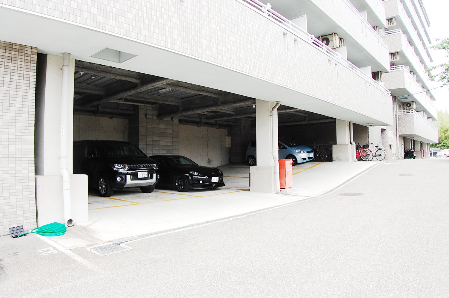 16/25 駐車場