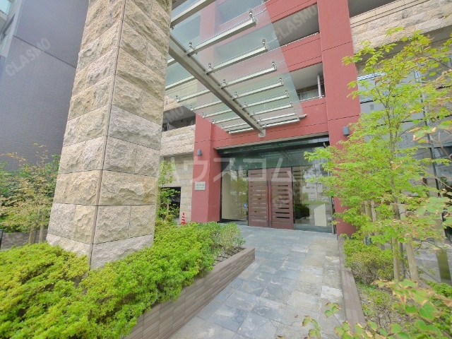 18/28 エントランス