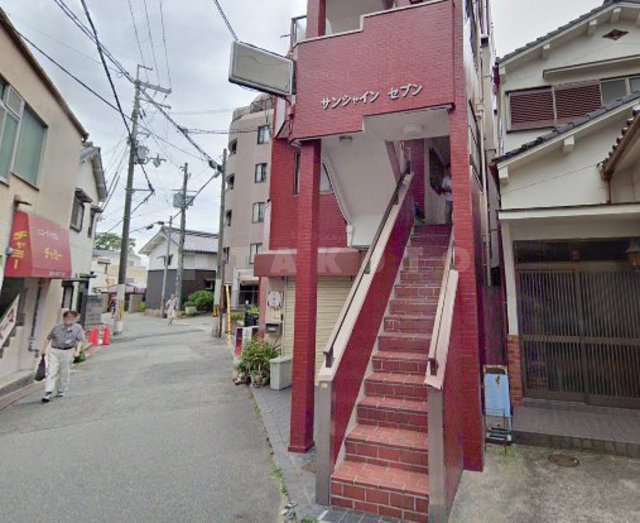 21/30 エントランス