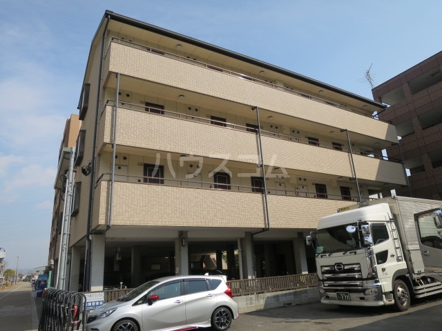 17/18 エントランス