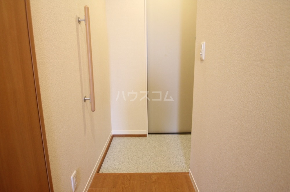 16/30 玄関