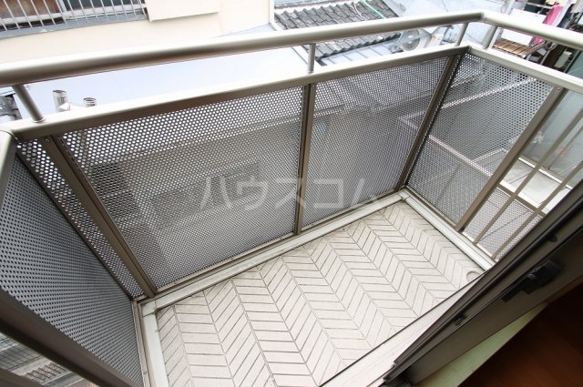 18/28 バルコニー