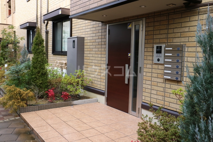 17/23 エントランス