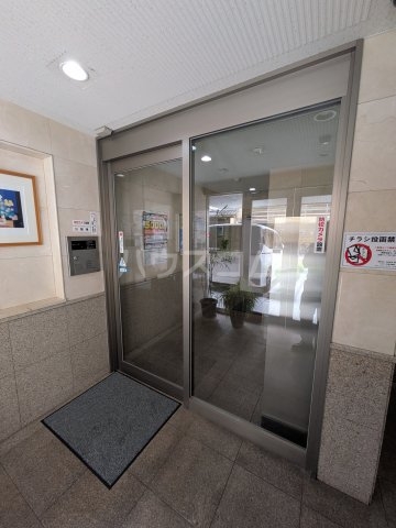 21/29 エントランス