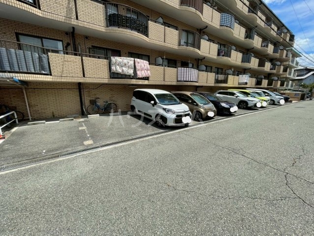 2/3 駐車場