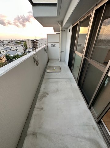 18/27 バルコニー