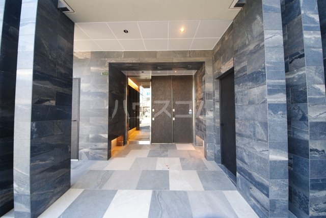 22/30 エントランス