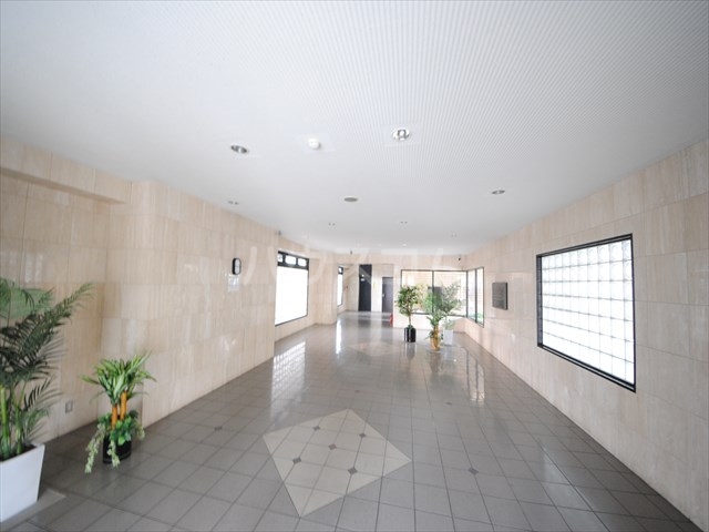 21/23 エントランス