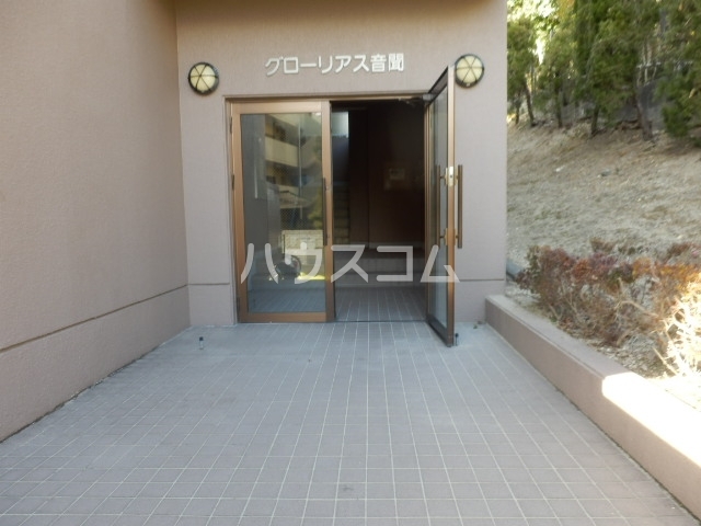 21/27 エントランス