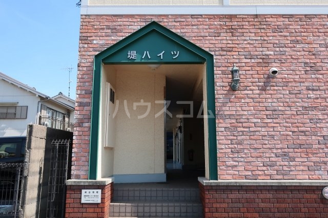 18/25 エントランス