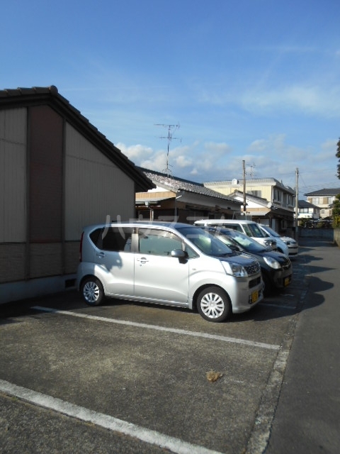 16/21 駐車場