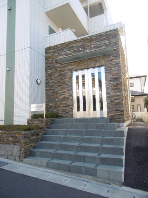 21/29 エントランス