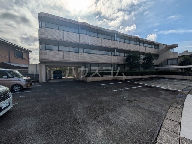 18/28 エントランス