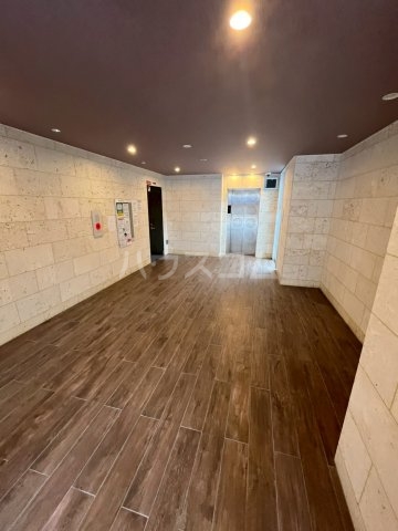 29/30 エントランス