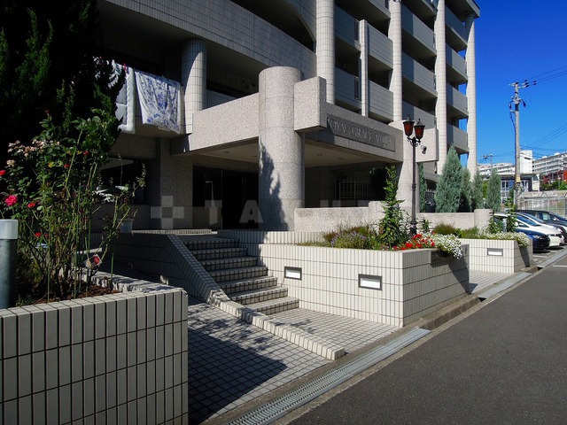 16/21 エントランス