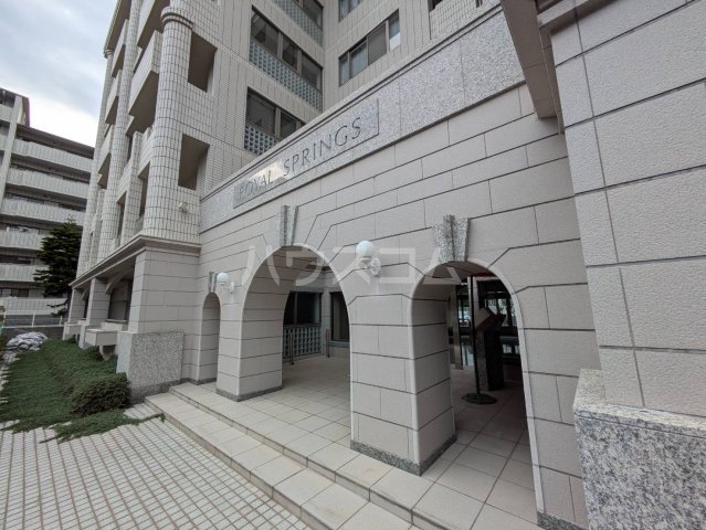 19/25 エントランス