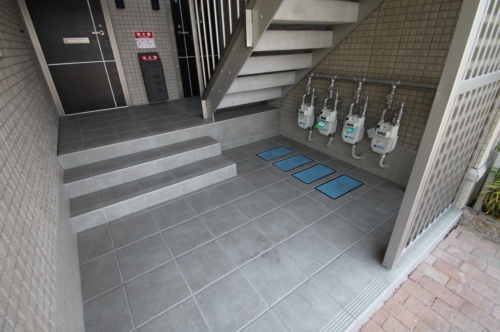 25/30 エントランス