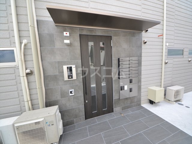 22/30 エントランス