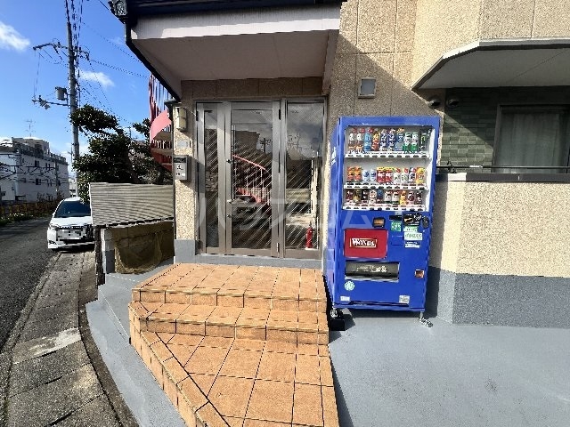 21/30 エントランス