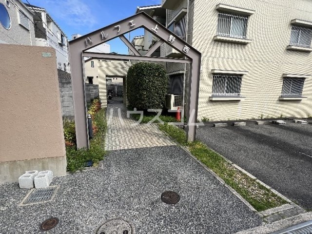 13/22 エントランス