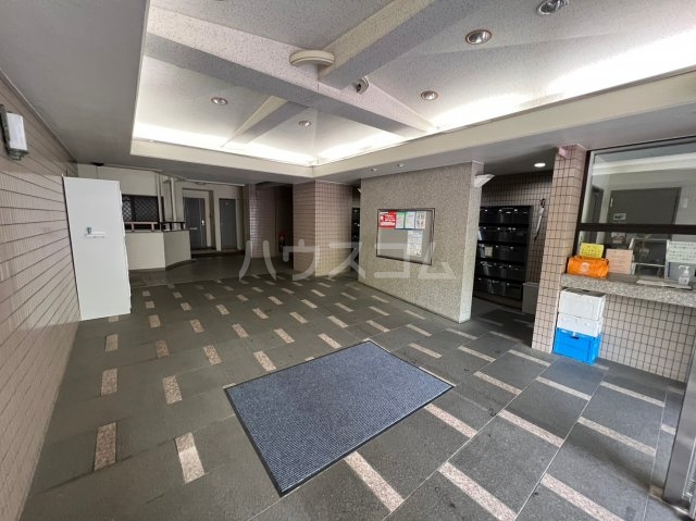 2/3 エントランス