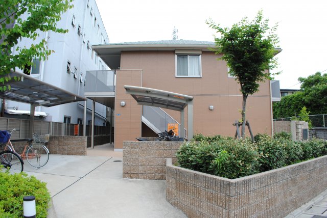 22/30 エントランス