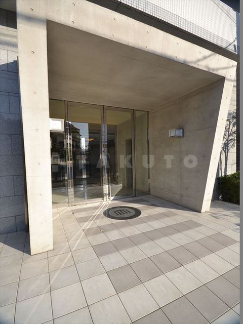 25/30 エントランス