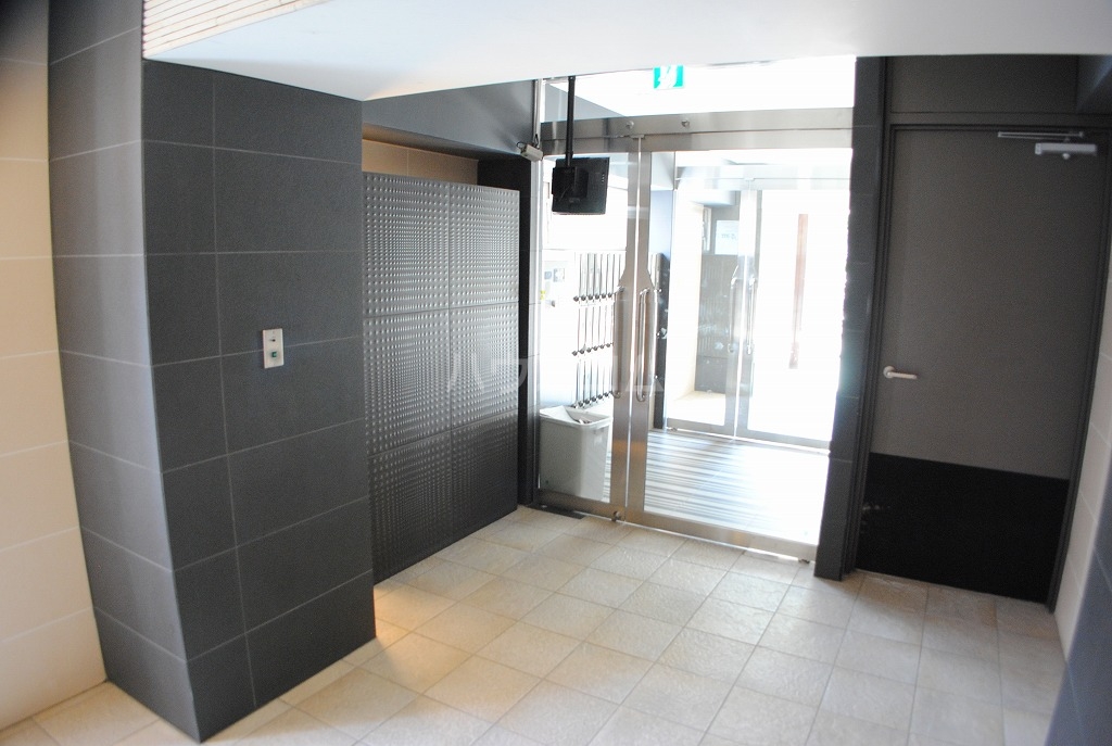 22/30 エントランス