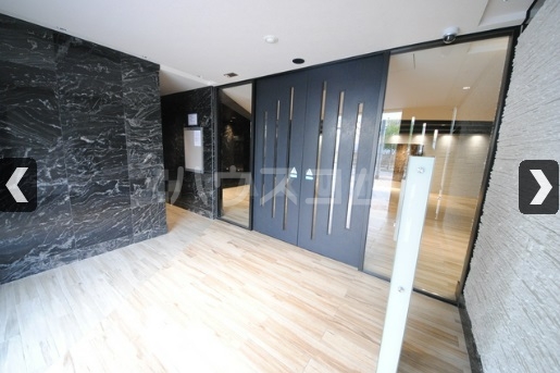 22/30 エントランス