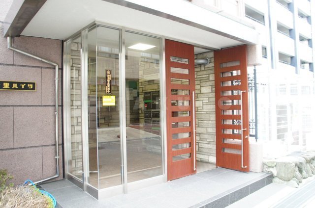 19/28 エントランス