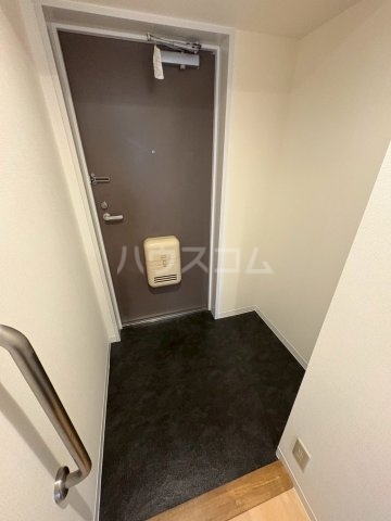 13/27 玄関